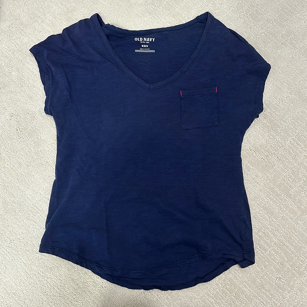 Old Navy t shirt